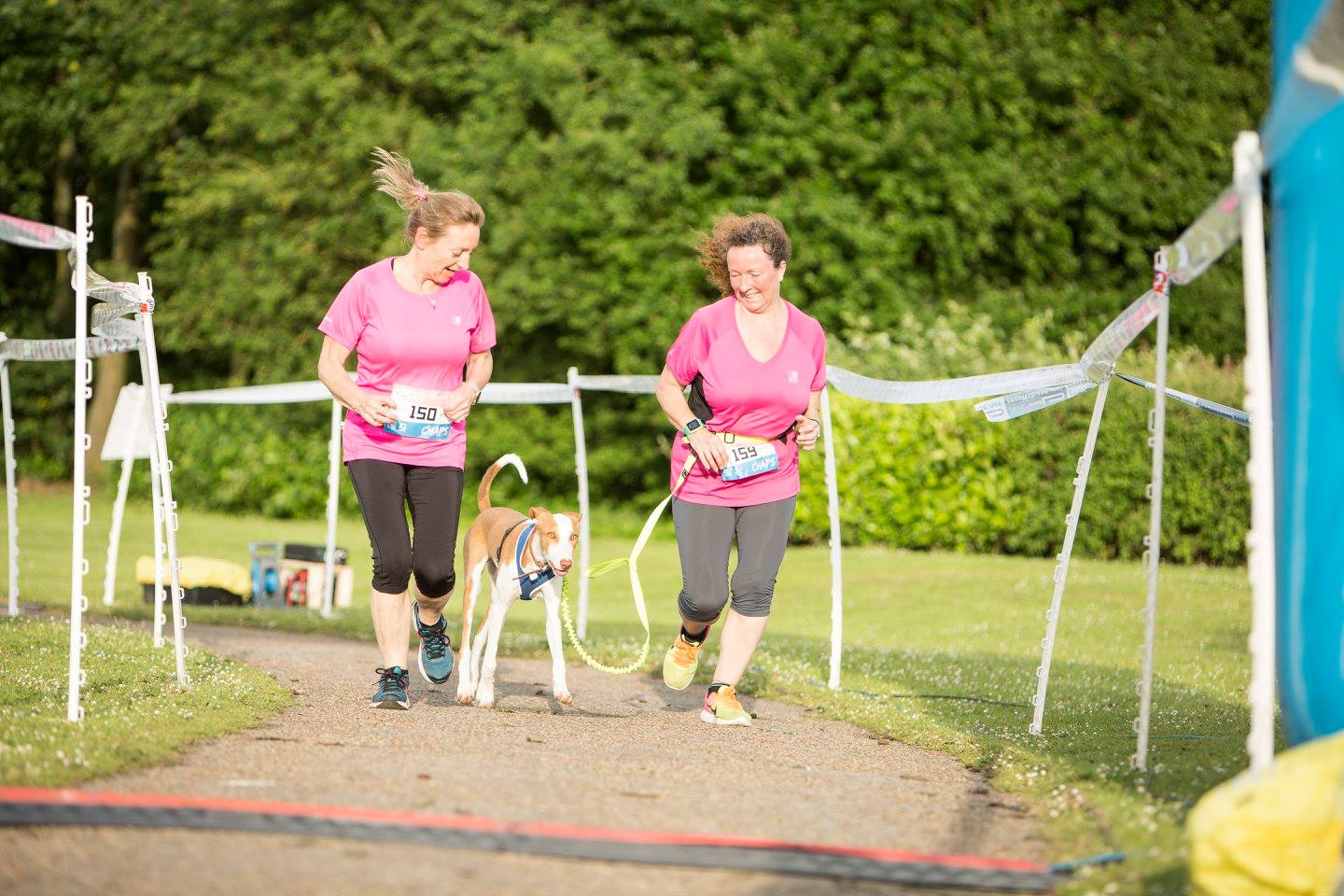 Caldecotte Lake 10K Run | Runners with their Dog