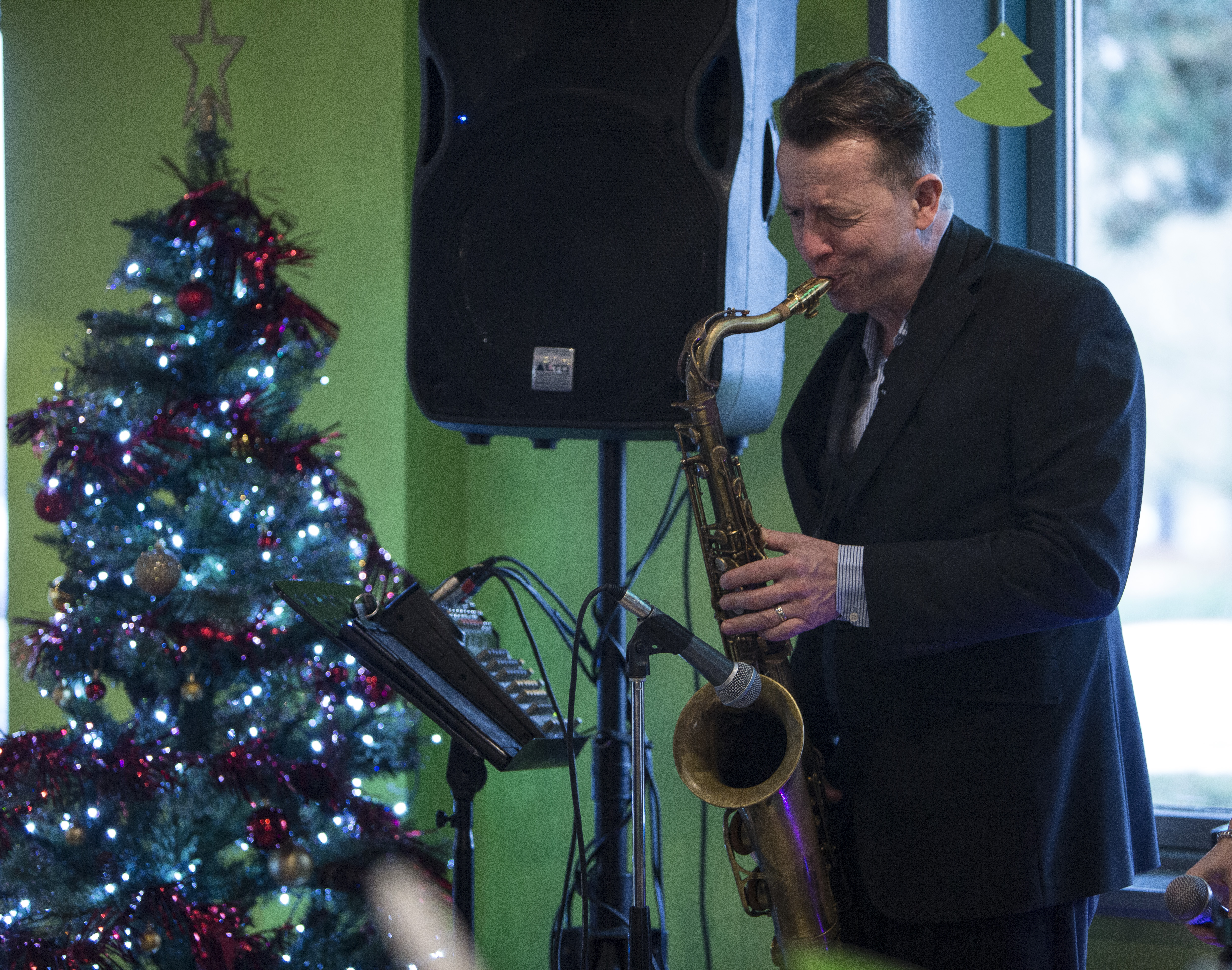 Caldecotte Lake Christmas Party | Saxophonist